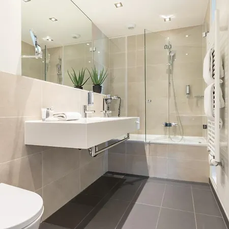 Select The - 4* 베를린