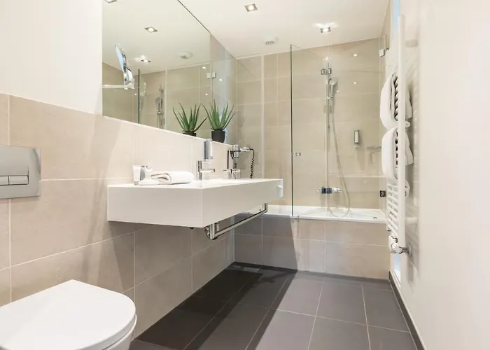 Select The - 4* ברלין